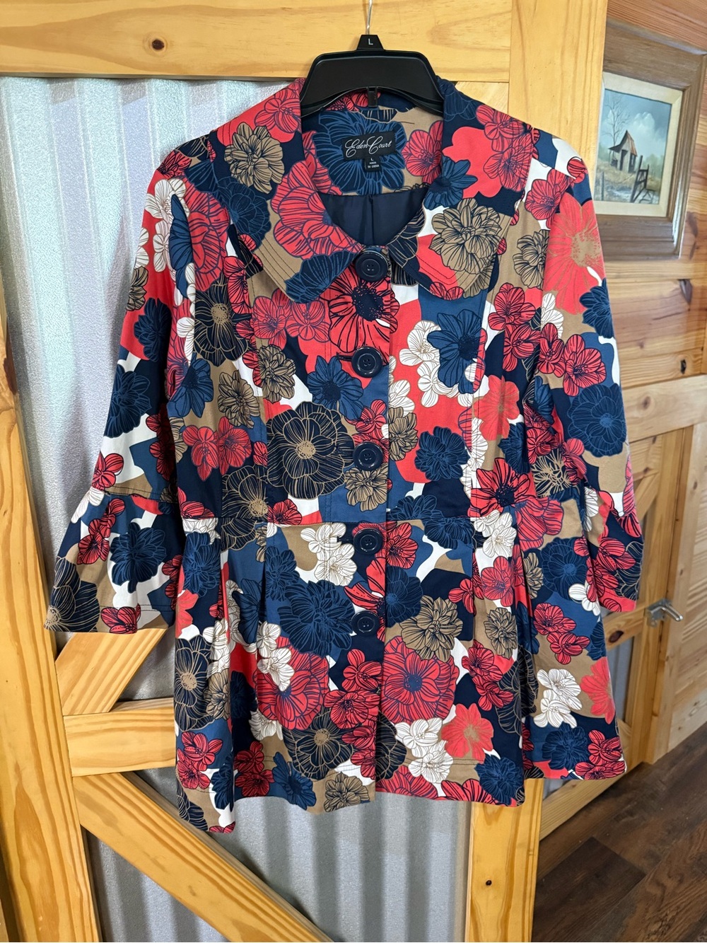 Eden Court Women’s Floral Lined suit Jacket, top. Large buttons. Ruffle sleeves.